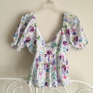 🎉🎊HOST PICK! 🎉🎊 Floral blouse: size Medium